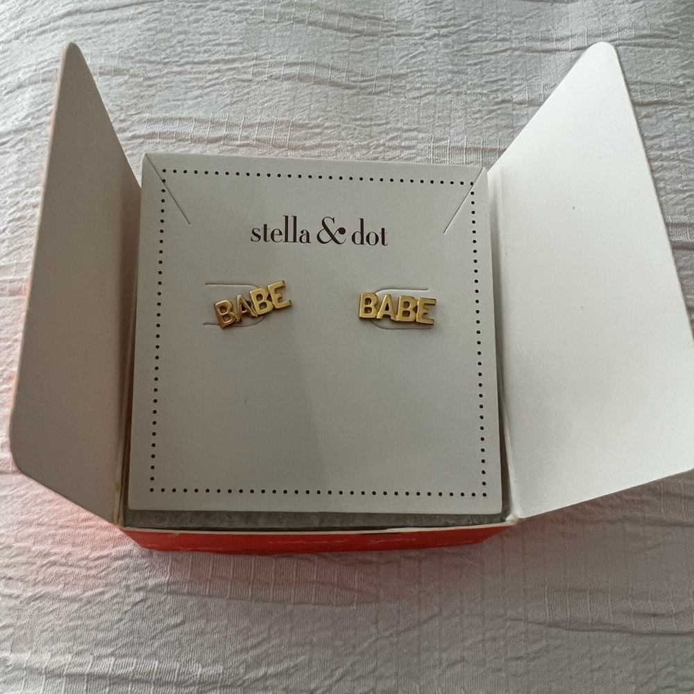 Stella & Dot Babe earrings